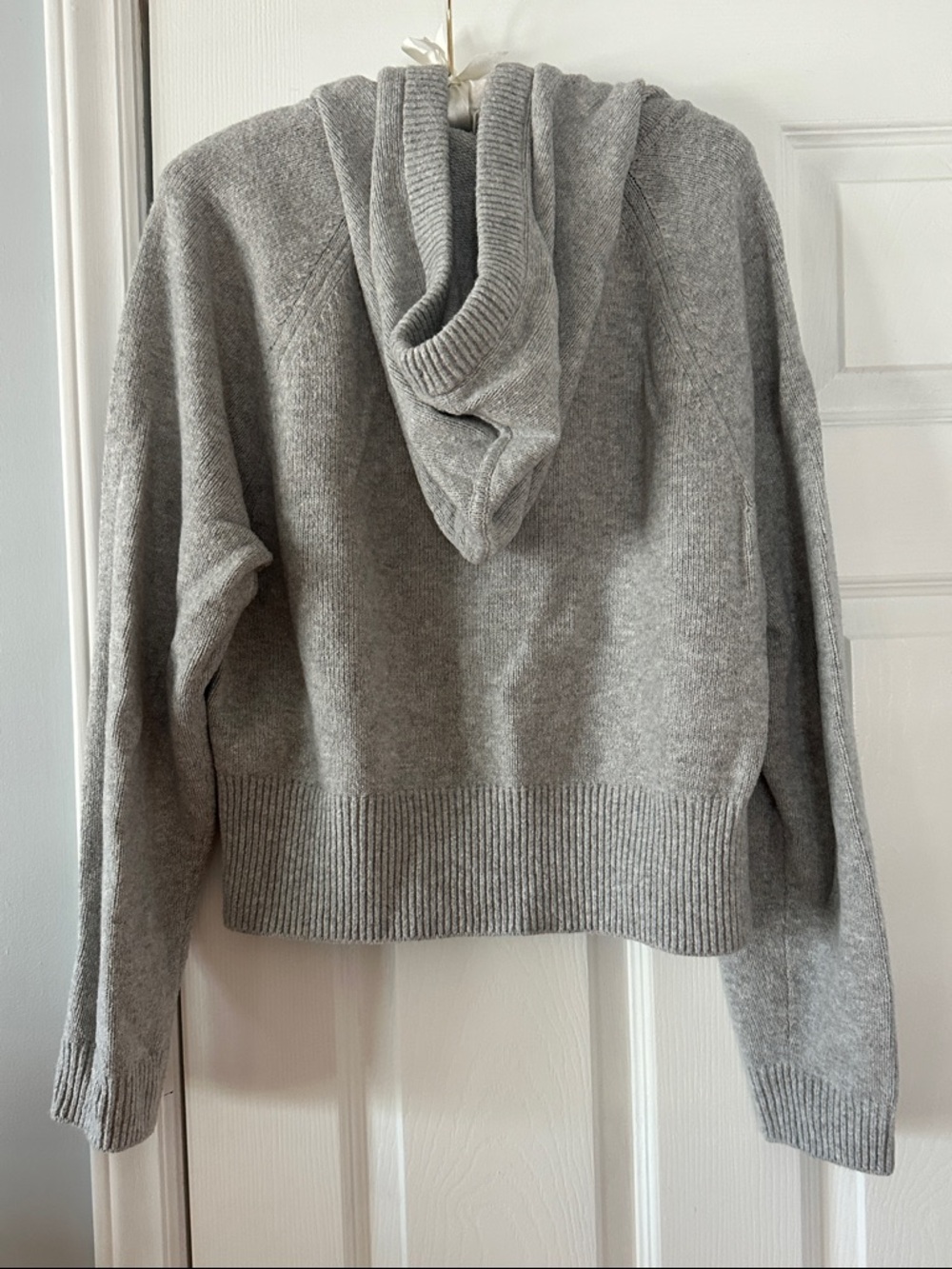 NWOT GAP Cashsoft Grey Hooded Sweater - Picture 5 of 6